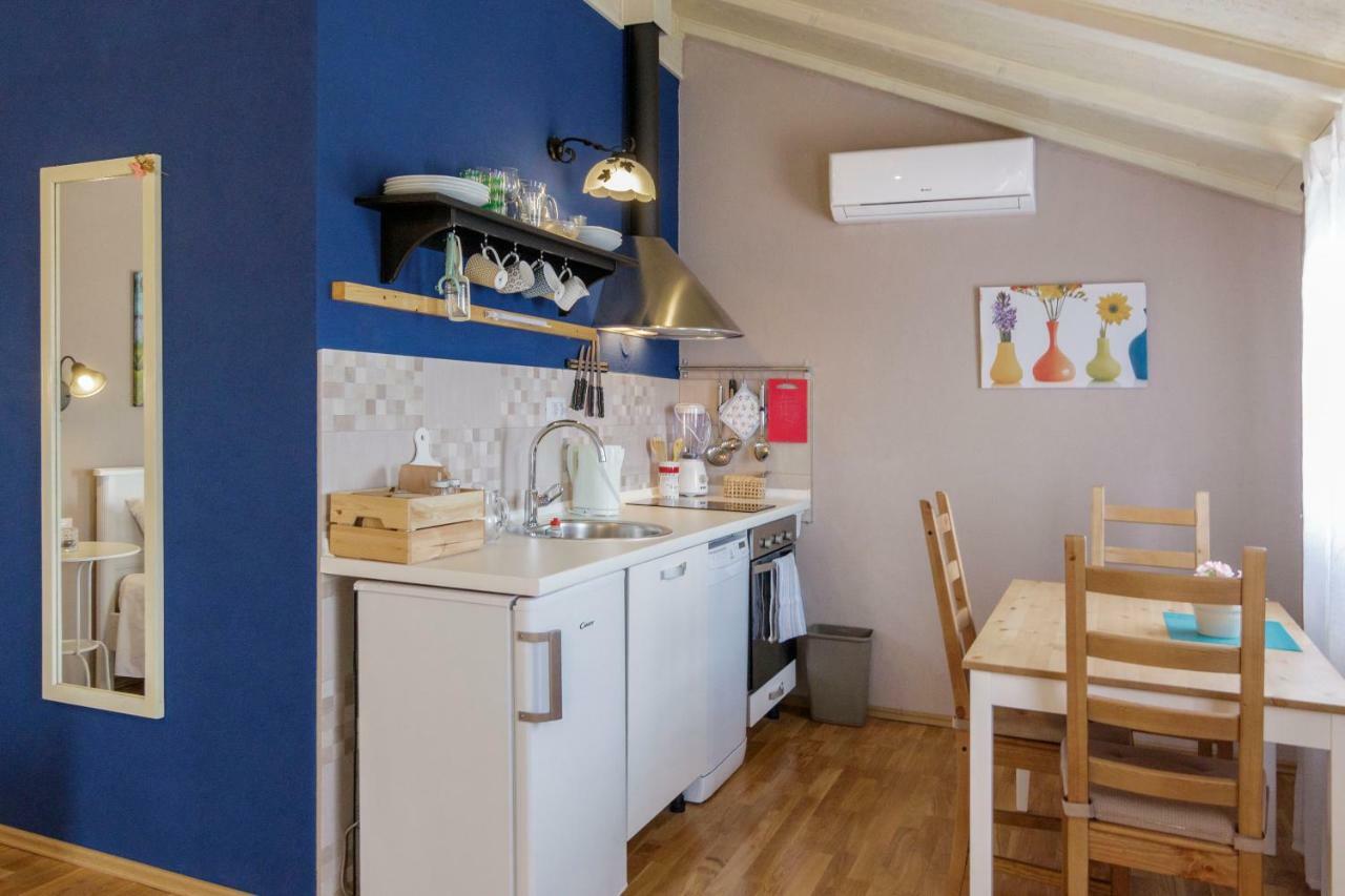 Apartments Mardesic Komiža Extérieur photo
