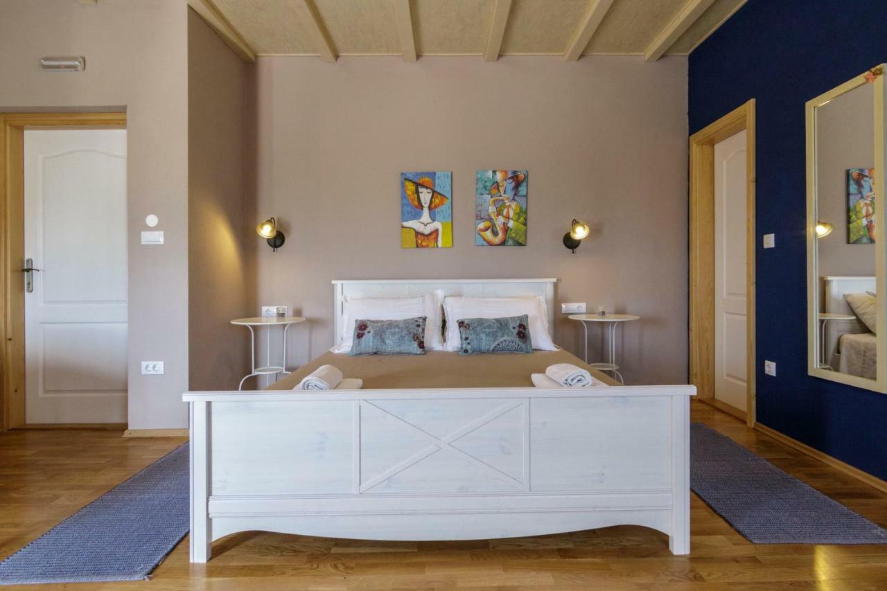 Apartments Mardesic Komiža Extérieur photo