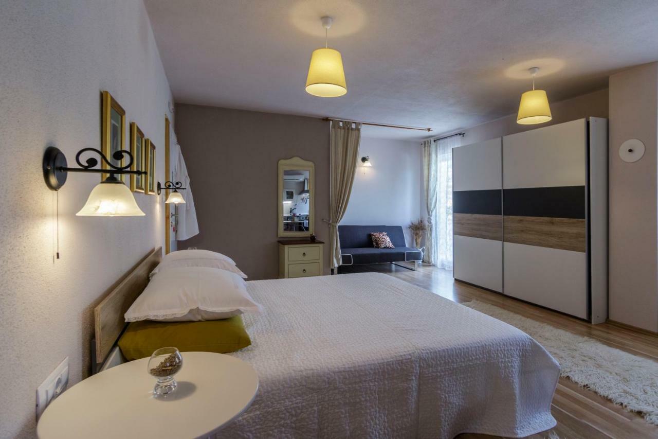 Apartments Mardesic Komiža Extérieur photo