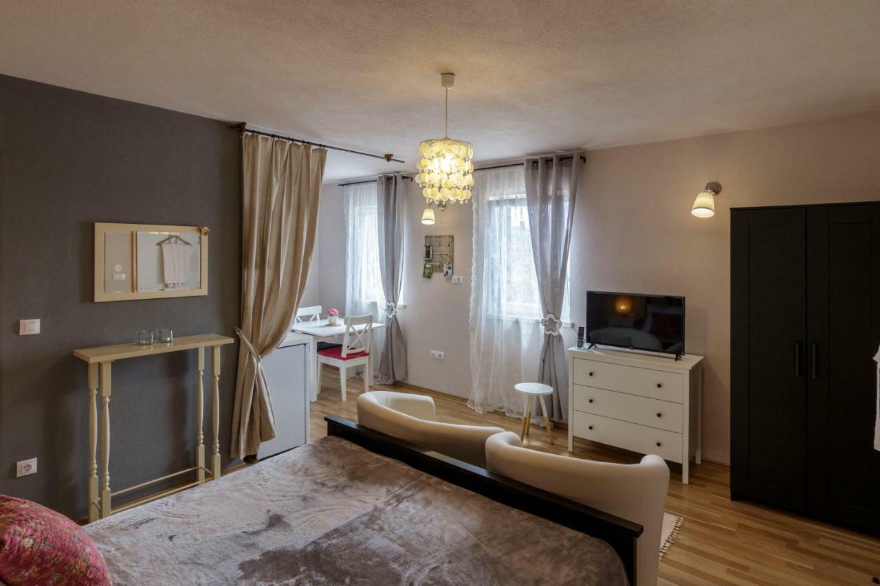 Apartments Mardesic Komiža Extérieur photo