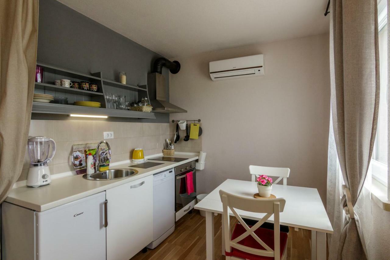 Apartments Mardesic Komiža Extérieur photo